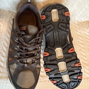Skecher Men's brown hike shoes 9.5